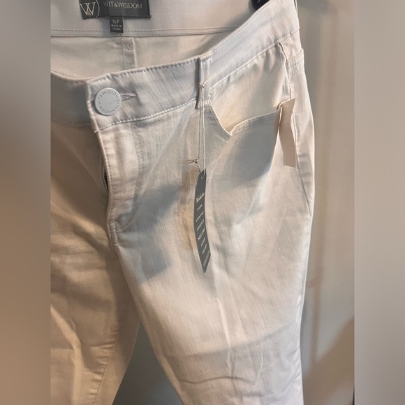 Wit & Wisdom Ab-Solution Skinny Crop Jeans - Picture 4 of 5